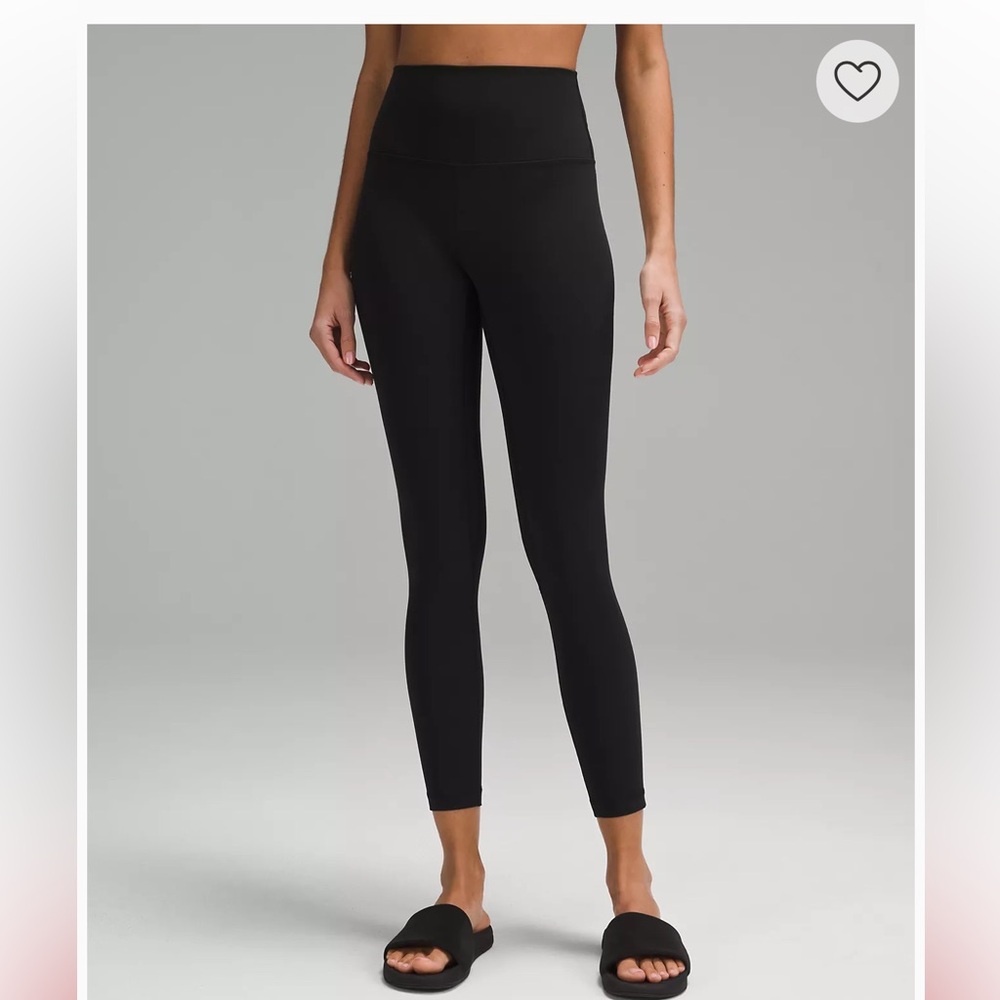 Lulu aligns size 4